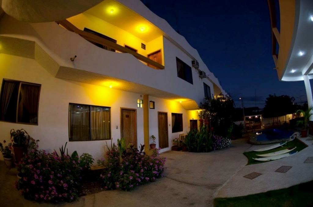 Hotel Pelican Bay Puerto Ayora  Exterior photo